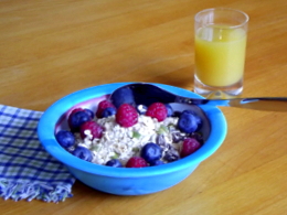 Museli with fresh berries: an excellent breakfast